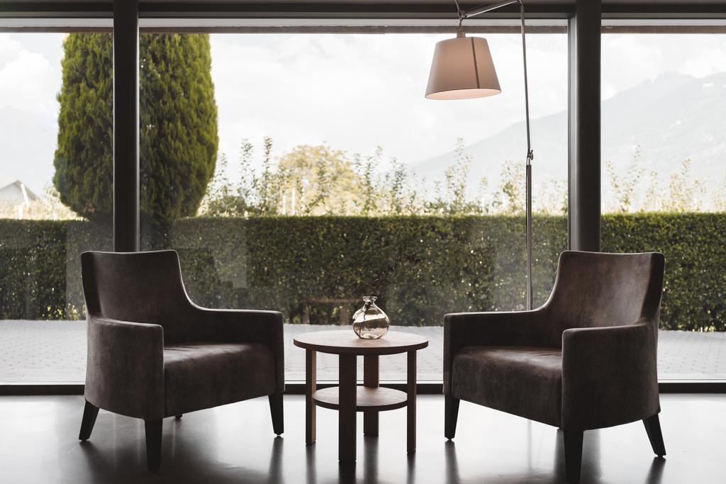 Hotel Tiefenbrunn Gardensuites & Breakfast Lana Bagian luar foto