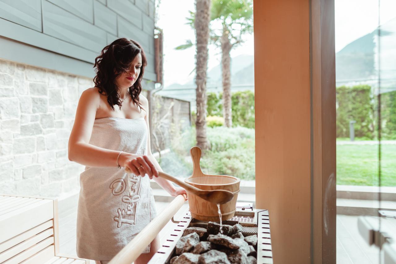 Hotel Tiefenbrunn Gardensuites & Breakfast Lana Bagian luar foto