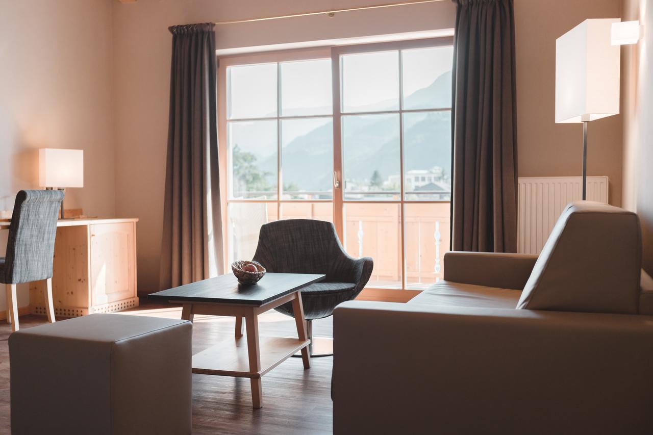 Hotel Tiefenbrunn Gardensuites & Breakfast Lana Bagian luar foto